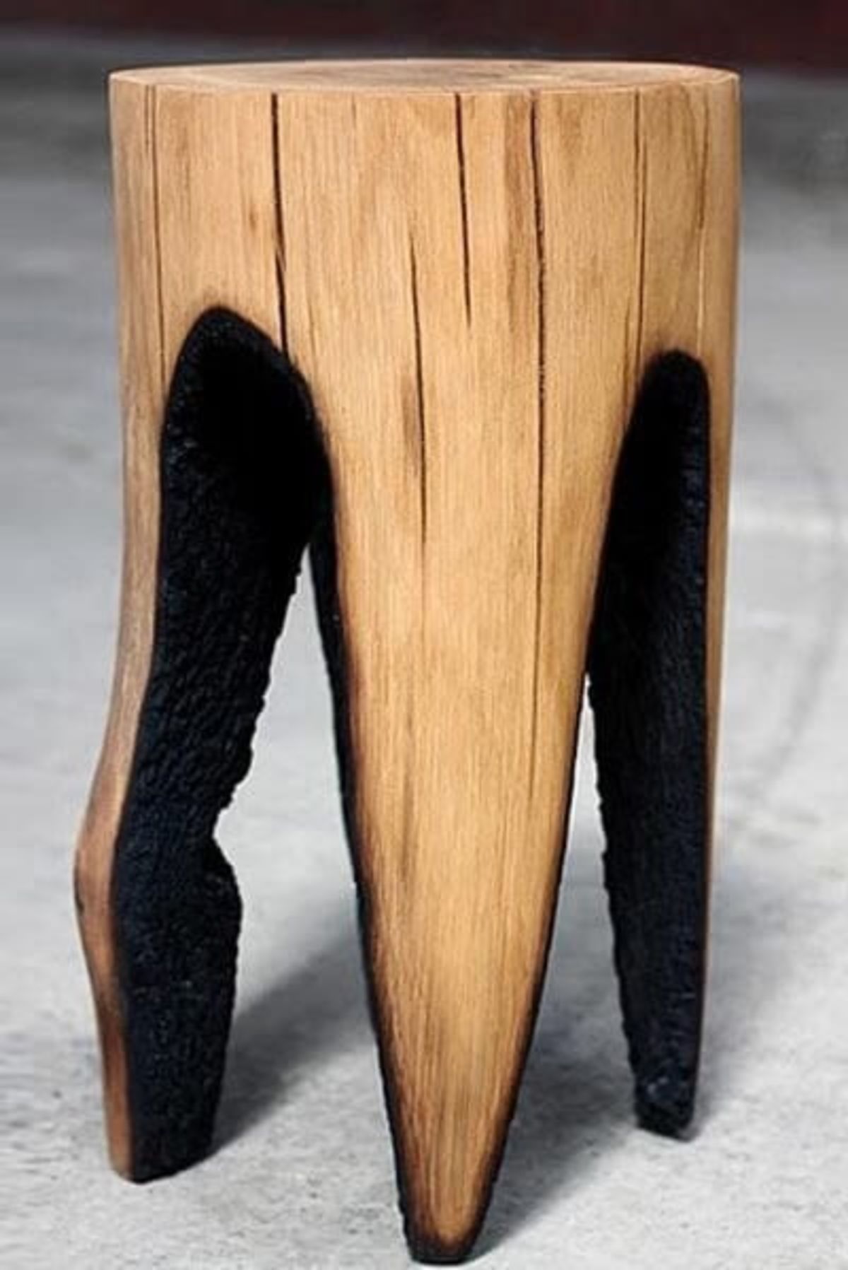Необычные деревянные табуретки