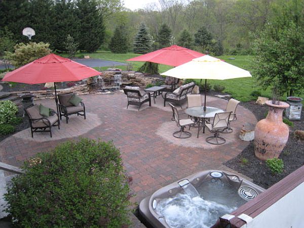 Elegant Outdoor jacuzzi