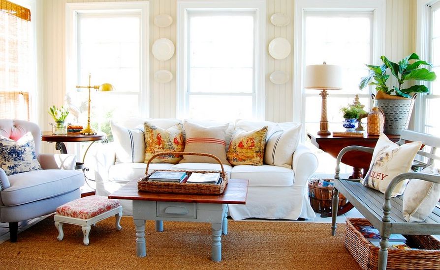 plates-on-wall-cottage-living-room