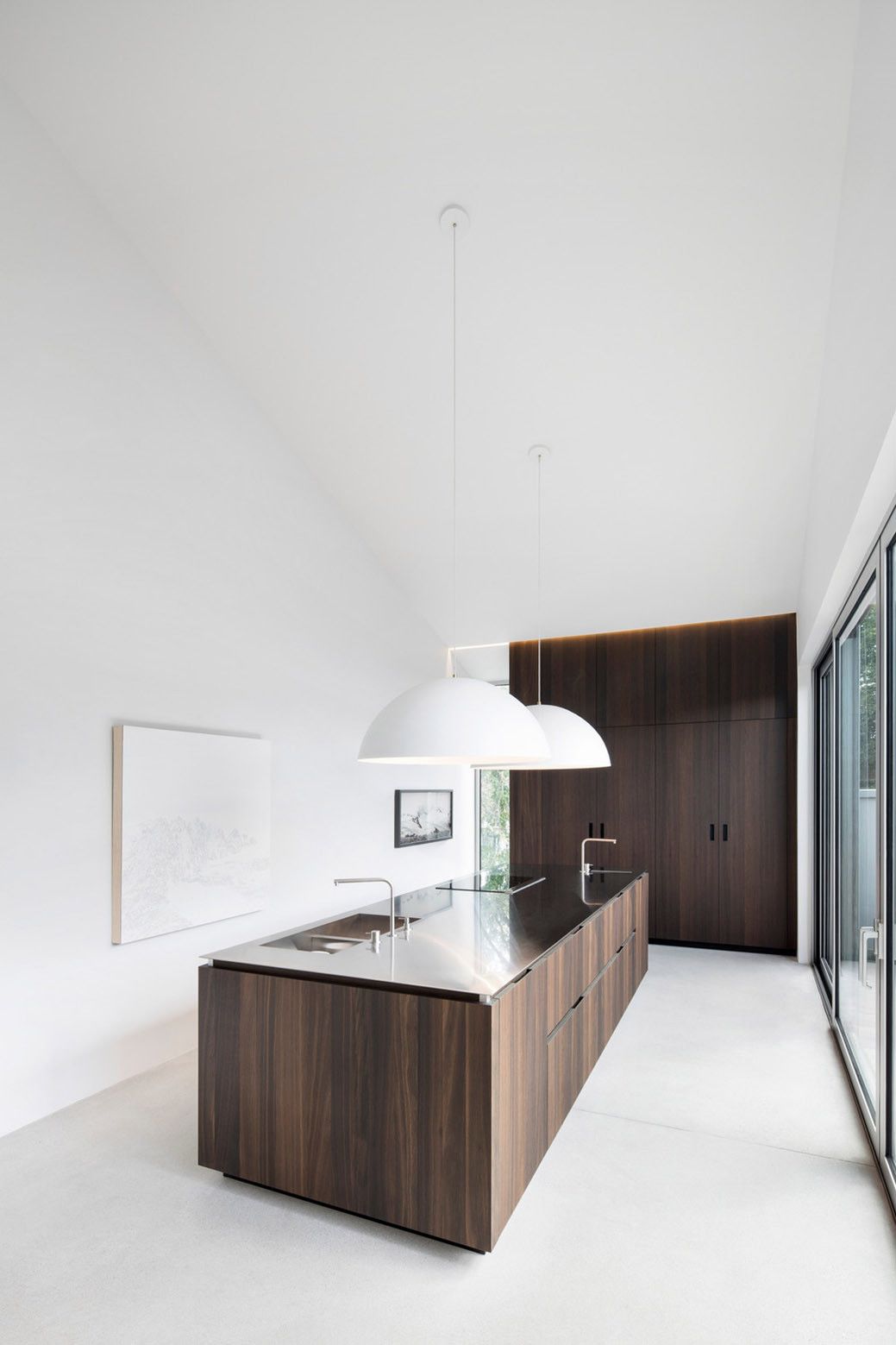 Modern brown Thomas Balaban Architect kitchen