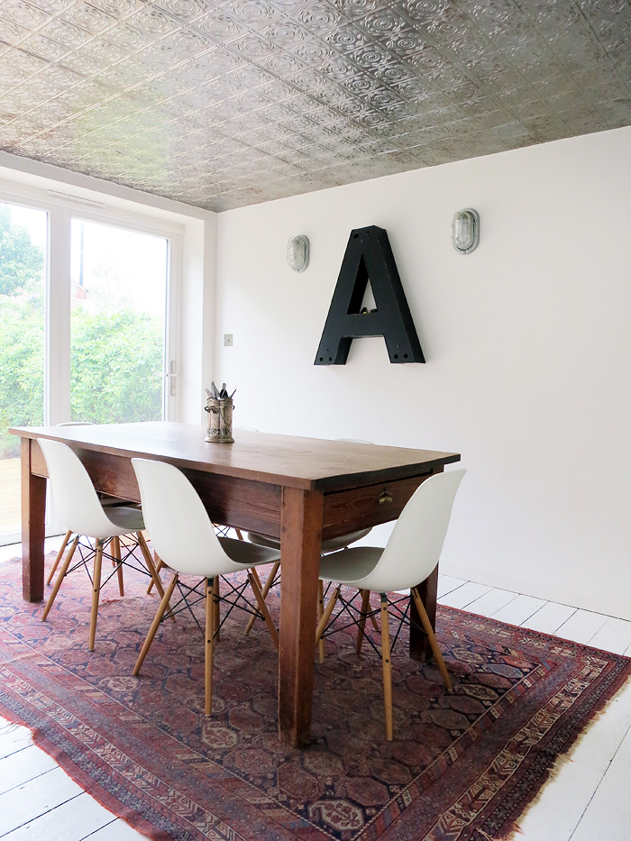 Displaying letters on the wall