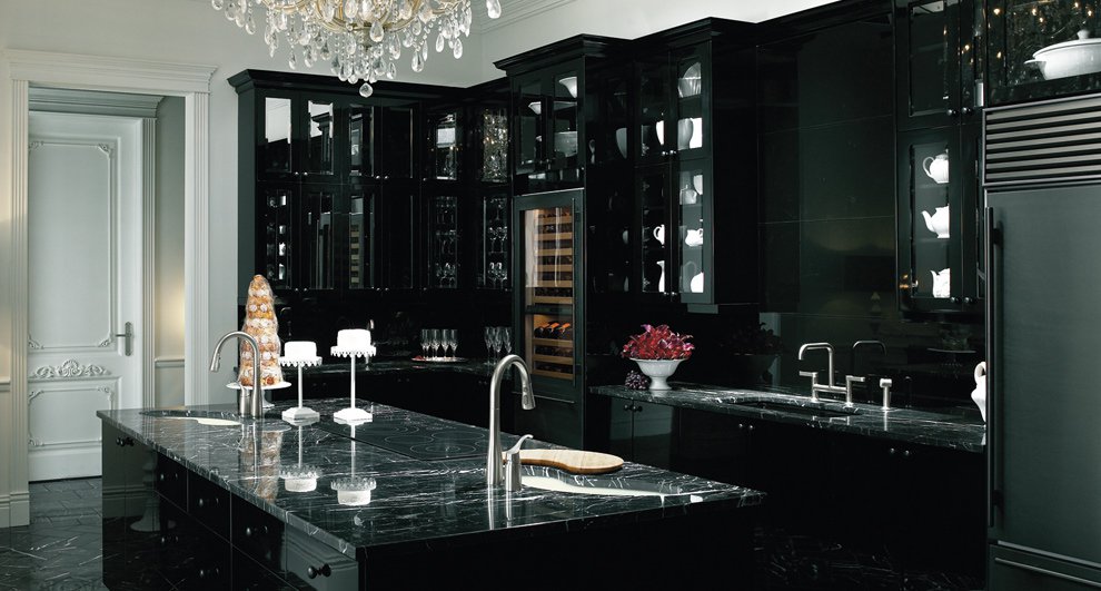 Black and Victorian kitchen