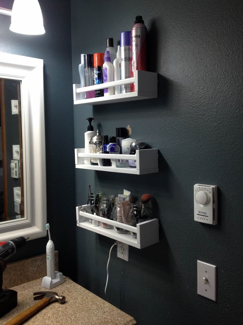 Spice rack shelves