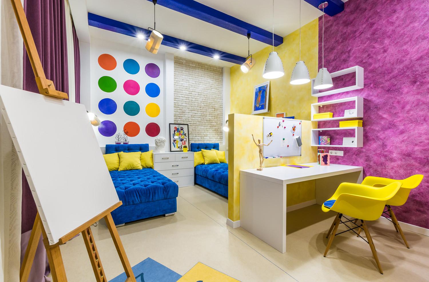 Дизайн детской комнаты для двух мальчиков яркий