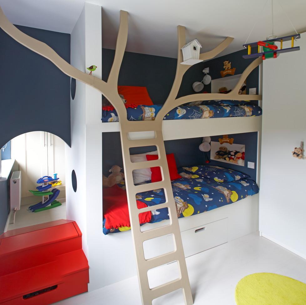 Дизайн детской комнаты для двух мальчиков с нишей