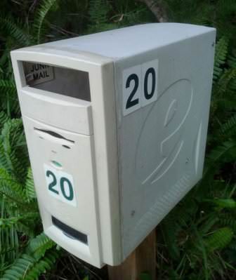 Еще один вариант почтового ящика для вашей дачи!