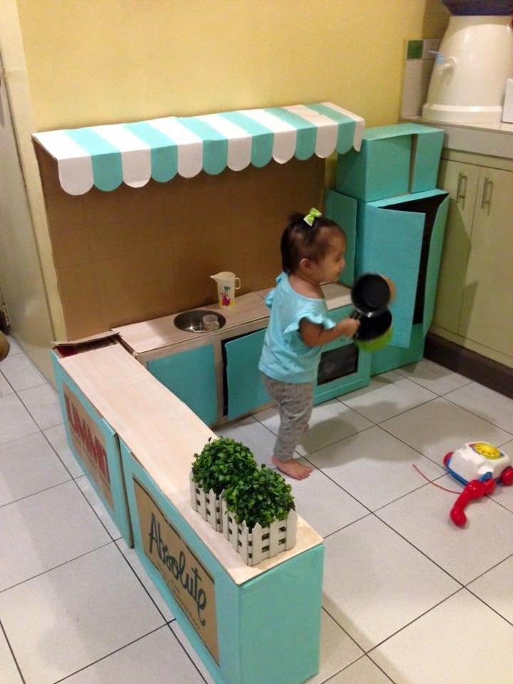 получилась кухня из картона для ребенка своими руками