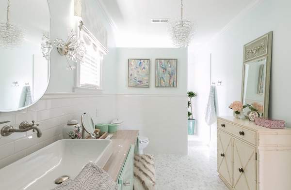 Красивый дизайн ванной комнаты в пастельных тона