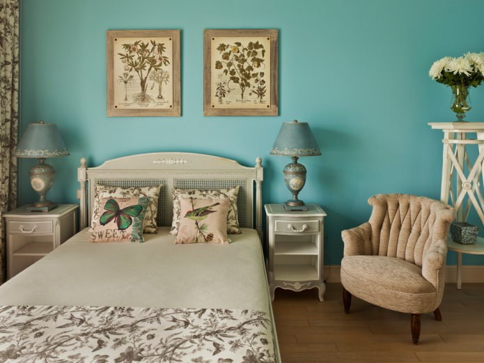 бирюзовая спальня в стиле прованс с однотонной окраской стен