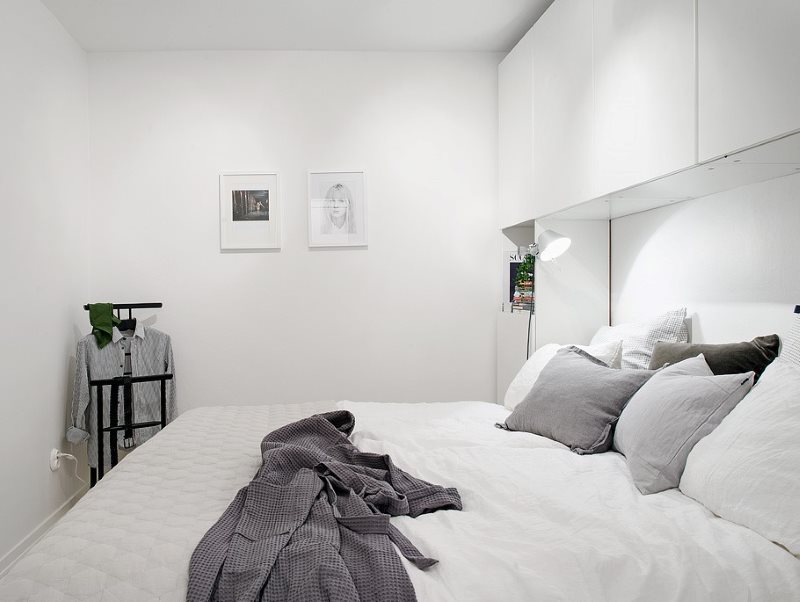 Интерьер спальне без окна в стиле минимализма