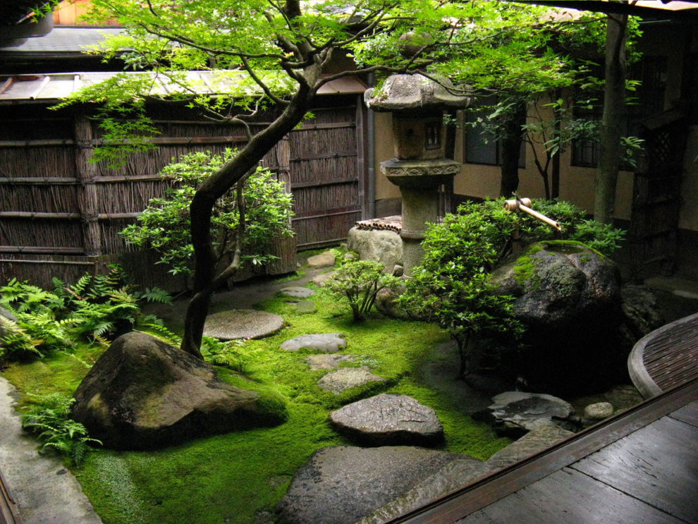 Небольшой сад в японском стиле