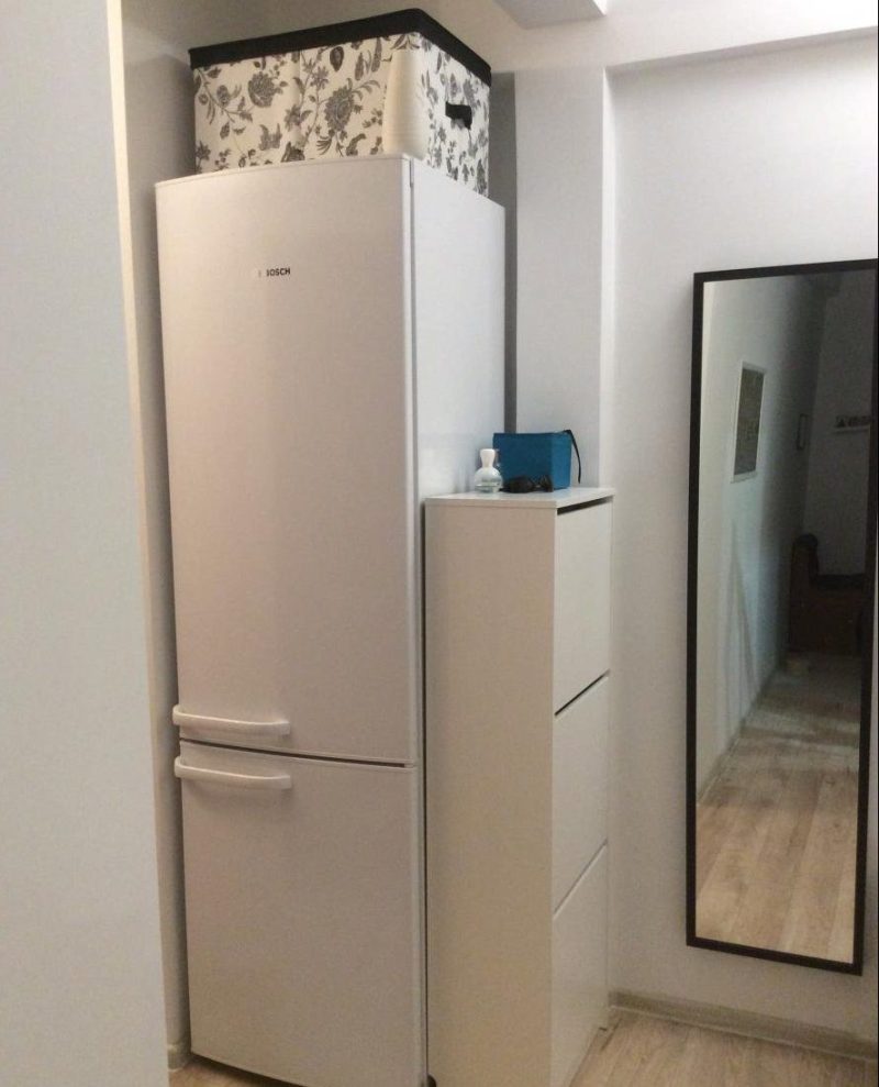 холодильник в коридоре идеи