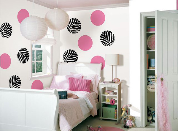 Bedroom polka dots Walls