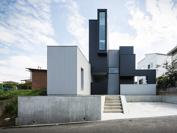 Distinctive Geometric Forms of the Scape House in the Shiga, Japan