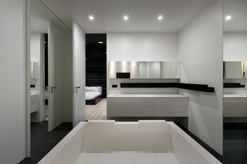 Black and White Apartment bath tub