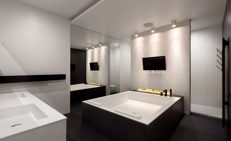 Black and White Apartment bath