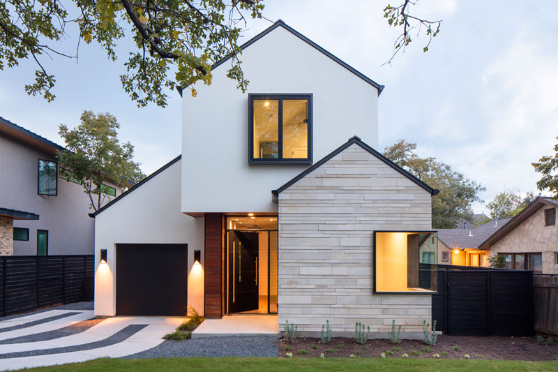 Palma Plaza Spec in Texas: A Modern Home with Peaked Roof