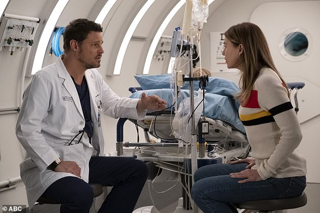 Alex and Meredith are also stuck, but in a cryo chamber, with Gus, who really needs Francis to hurry up and get to the hospital ASAP.