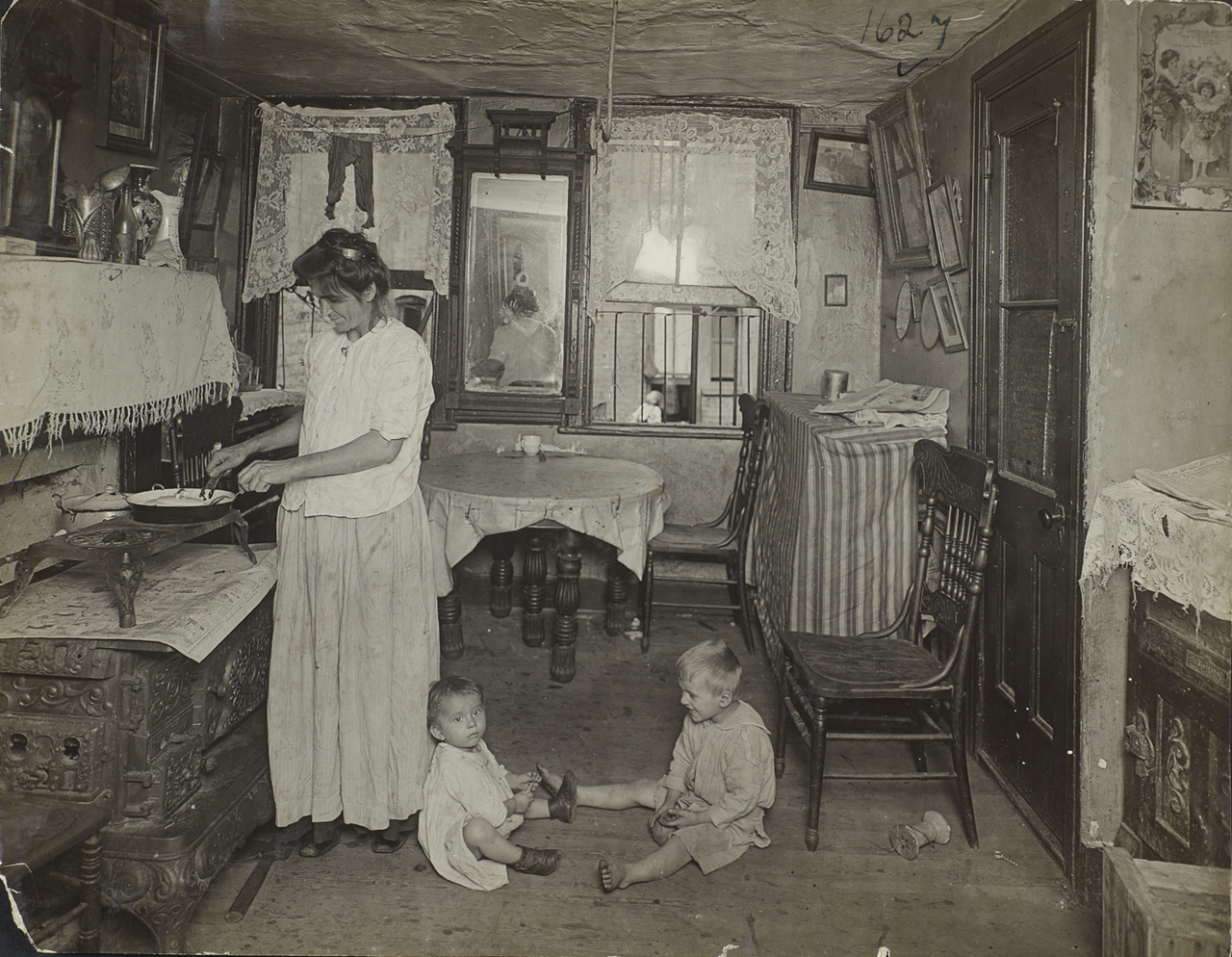 Жители доходных домов. 1918