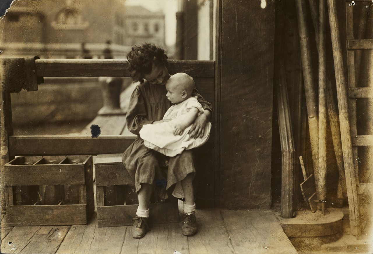 Маленькая мама. 1904