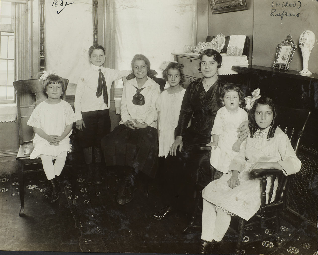 Жители доходных домов. 1918