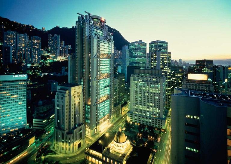 HSBC building lit up in the night sky of Hong Kong