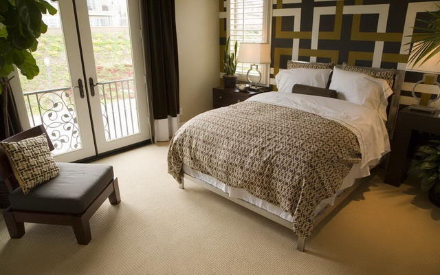 Спальную комнату следует обустраивать с учетом личных предпочтений ее владельца, поскольку она должна быть не только красивой, но и уютной