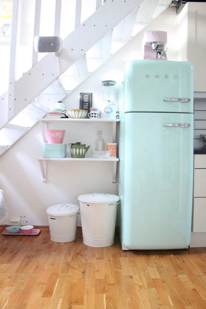 Винтажный холодильник в интерьере кухни