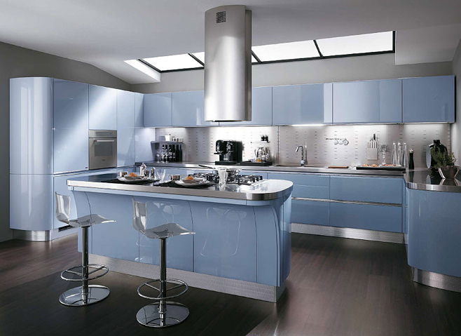 Роскошный дизайн интерьера кухни в серо-голубых тонах