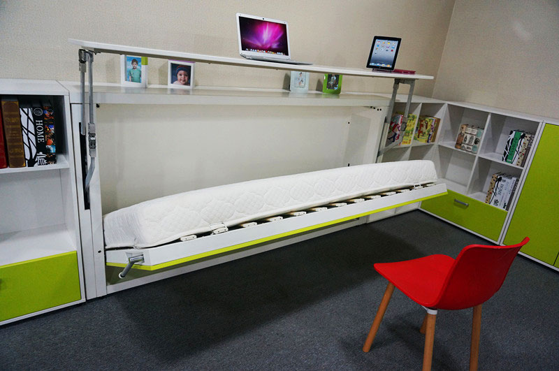 Фото стол-кровати трансформера с ортопедическим основанием из ламелей