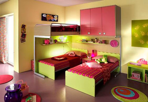 розовая детская комната для трех девочек