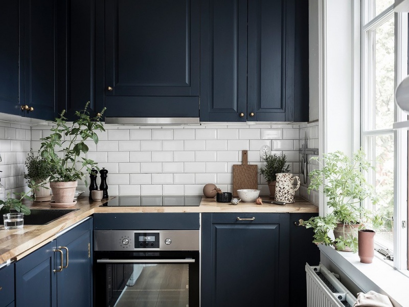 синяя кухня в интерьере фото