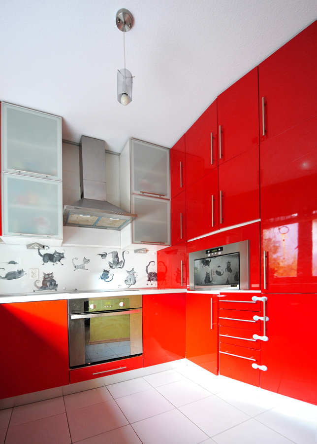 фасады кухни красного цвета