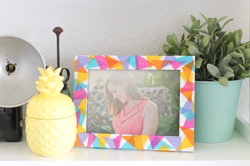 How to decorate a frame with tissue paper