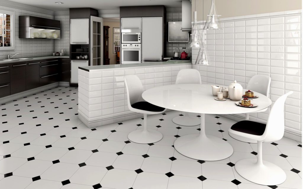 белая кухня с керамикой на полу 