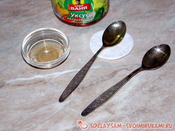 в чистом растворе уксуса
