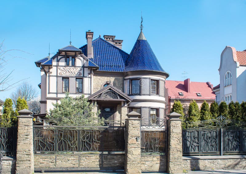 Beautiful new residential mansion. Outdoor on sunny day royalty free stock photo Beautiful new residential mansion. Outdoor on sunny day royalty free stock photo