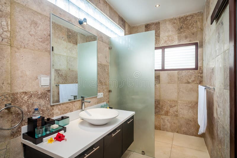 Modern hotel bathroom royalty free stock photography