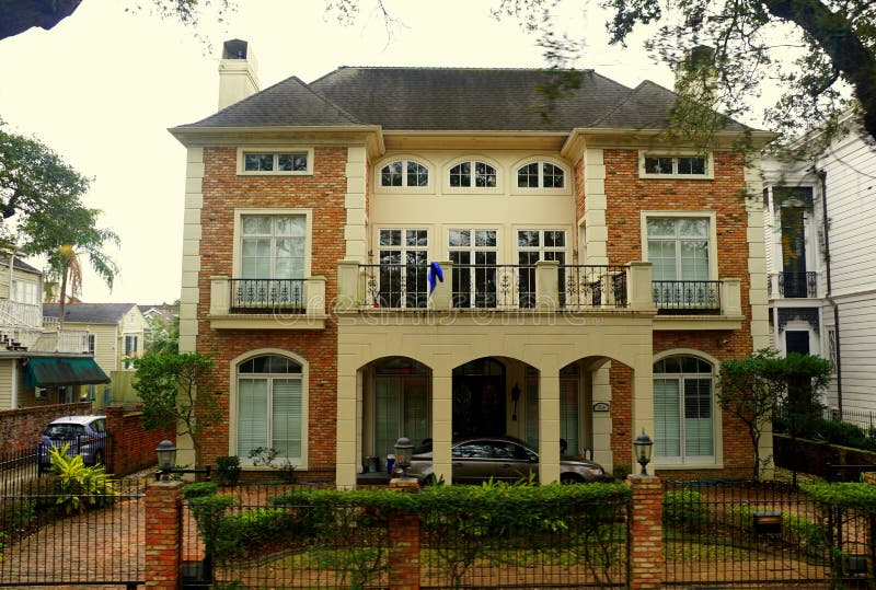 New Orleans, Louisiana, U.S.A - February 4, 2020 - A beautiful million dollar mansion near The Garden District royalty free stock photos New Orleans, Louisiana, U.S.A - February 4, 2020 - A beautiful million dollar mansion near The Garden District royalty free stock photos