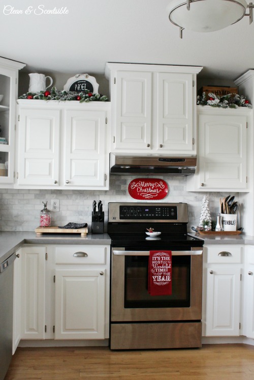 Beautiful Christmas kitchen in red and white.