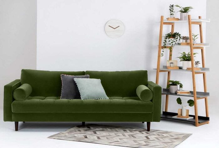 идея красивого декора комнаты с диваном
