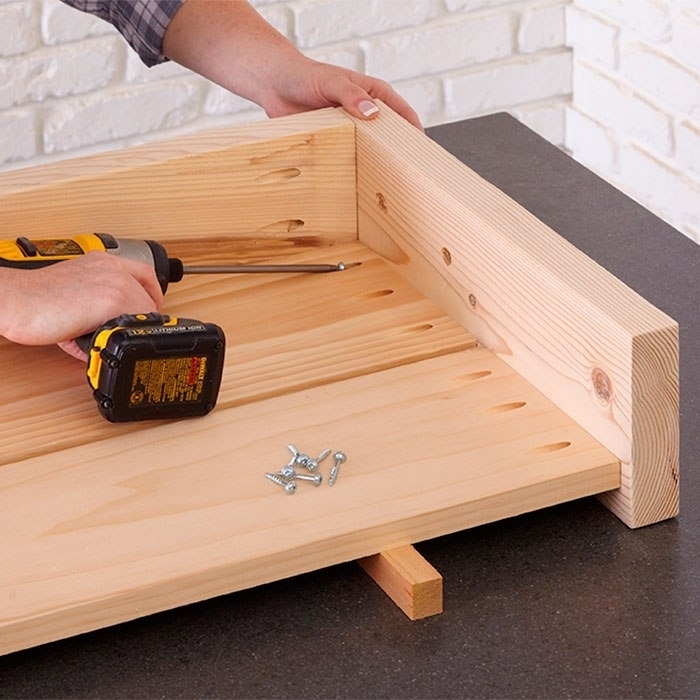 Как сделать кровать с выдвижными ящиками своими руками