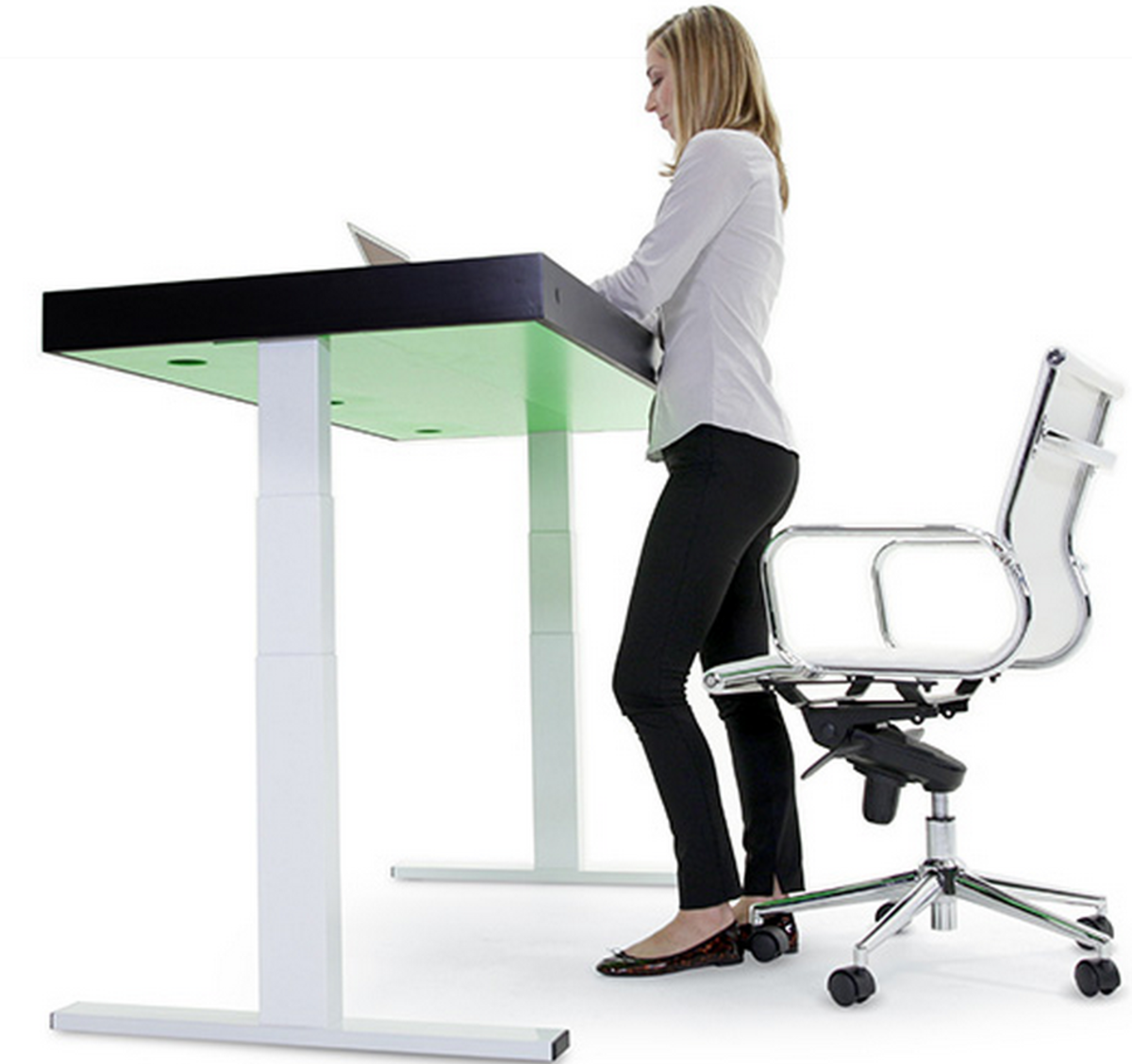 Столы с регулируемой высотой для работы сидя стоя
