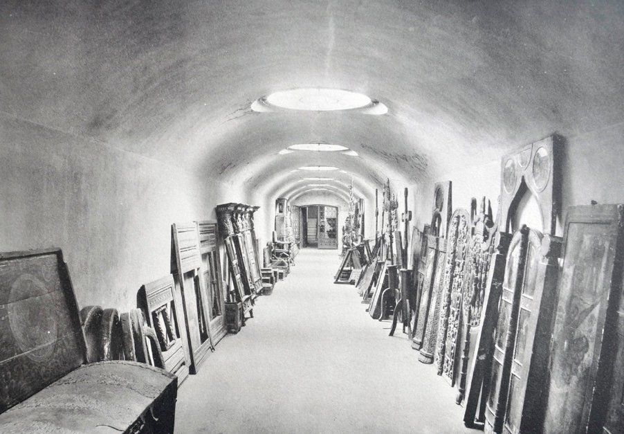 The tunnel leading to the new museum. 1906